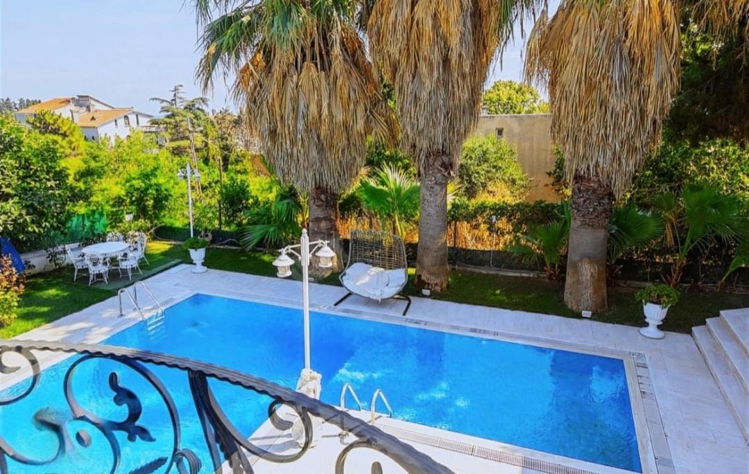 Villa 6-room With Private Pool And Garden